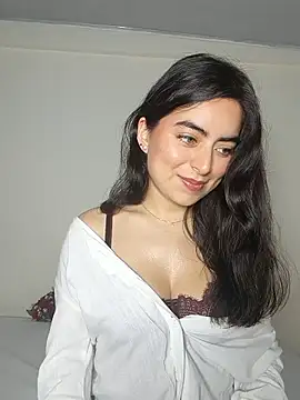 Snapshot of saasha_Petit chatting on February 26, 10:36 am saasha Petit online show from February 26, 10:36 am