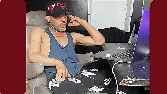 jo67rivera online show from February 19, 6:48 pm