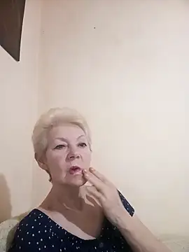 Snapshot of Calypso-Loove chatting on April 13, 3:17 pm Calypso-Loove online show from April 13, 3:17 pm