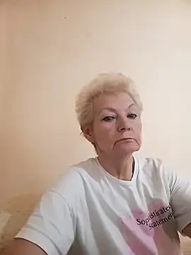 Snapshot of Calypso-Loove chatting on April 17, 9:23 am Calypso-Loove online show from April 17, 9:23 am
