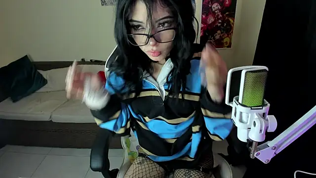 Snapshot of cherrydoll_ chatting on December 20, 4:36 pm cherrydoll online show from December 20, 4:36 pm