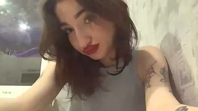 Snapshot of PanickedCowrie chatting on December 5, 7:43 pm PanickedCowrie online show from December 5, 7:43 pm