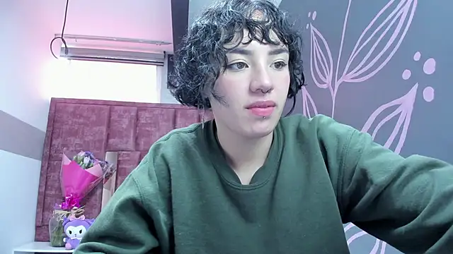 Kiara Fox   online show from March 2, 9:10 pm