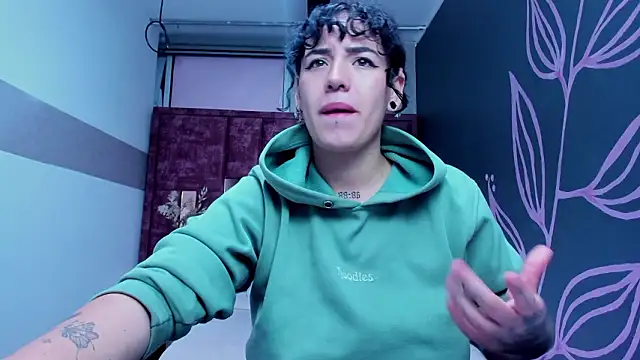 Kiara Fox   online show from March 15, 10:43 am