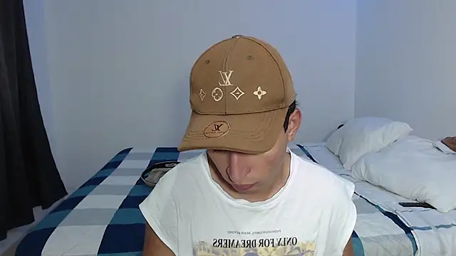 Dave hot1 online show from December 14, 8:35 pm