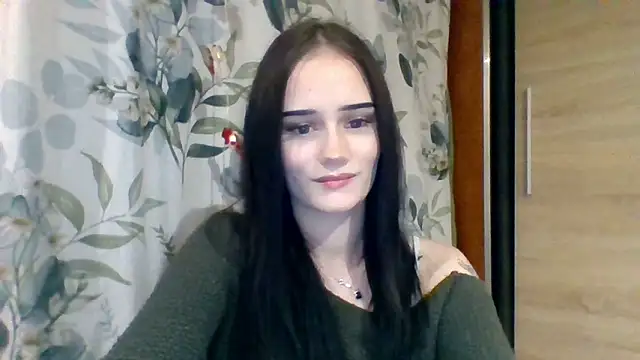 Snapshot of NinaTease chatting on December 17, 11:44 pm NinaTease online show from December 17, 11:44 pm