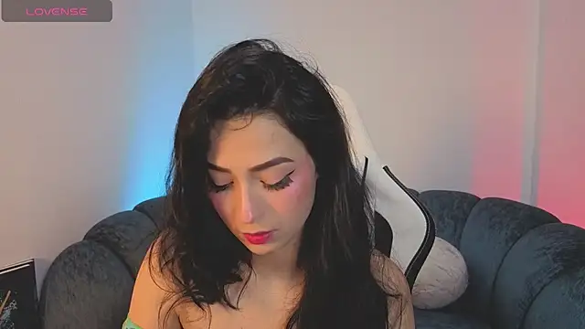 Snapshot of Madison_Cortes chatting on December 4, 11:13 pm Madison Cortes online show from December 4, 11:13 pm