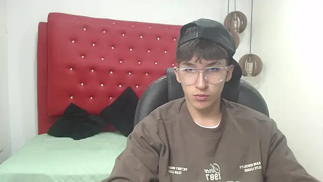 jeremy job online show from December 17, 11:38 am