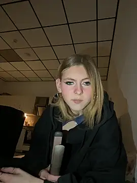 Snapshot of Milly-Kiss chatting on January 7, 7:38 pm Milly-Kiss online show from January 7, 7:38 pm