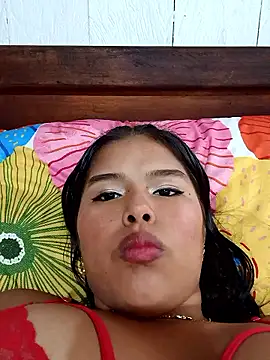 flor salvaje  online show from January 9, 4:43 pm