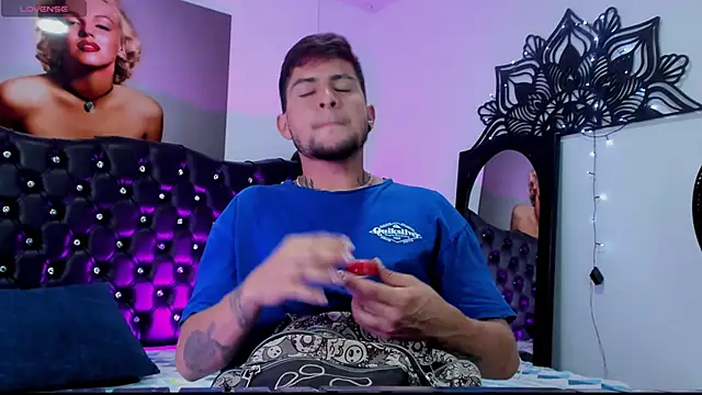 vaalentiino online show from December 14, 10:25 pm