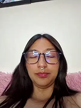 Snapshot of SabrinaLu_ chatting on December 17, 12:27 am SabrinaLu online show from December 17, 12:27 am