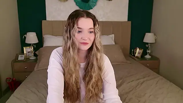 Snapshot of Lina_Sinerz chatting on February 10, 8:24 pm Lina Sinerz online show from February 10, 8:24 pm