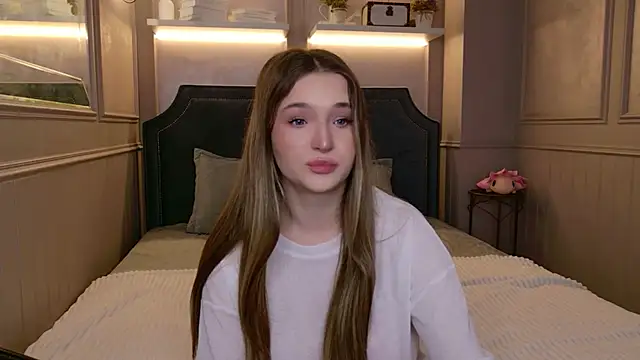 Lina Sinerz online show from April 11, 8:35 pm