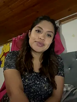 Snapshot of Alana-fox chatting on December 17, 4:51 am Alana-fox online show from December 17, 4:51 am