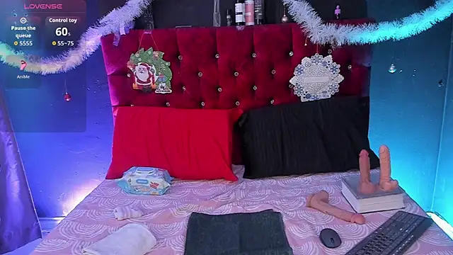 Snapshot of Cherry_sweetty11 chatting on December 16, 7:08 pm Cherry sweetty11 online show from December 16, 7:08 pm