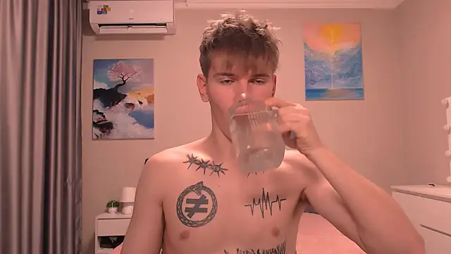 Snapshot of Fredd_Xanders chatting on December 17, 7:31 pm Fredd Xanders online show from December 17, 7:31 pm