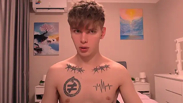 Snapshot of Fredd_Xanders chatting on December 18, 4:57 pm Fredd Xanders online show from December 18, 4:57 pm