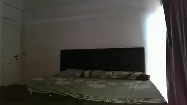 Snapshot of Ceciihot chatting on February 26, 2:05 pm Ceciihot online show from February 26, 2:05 pm