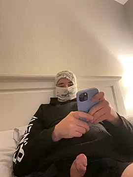 phantom898983 online show from March 26, 9:48 am