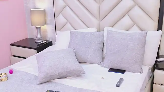 HeatherHazell online show from December 14, 3:39 pm