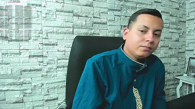 Snapshot of Raissa_zair chatting on December 16, 6:46 pm Raissa zair online show from December 16, 6:46 pm