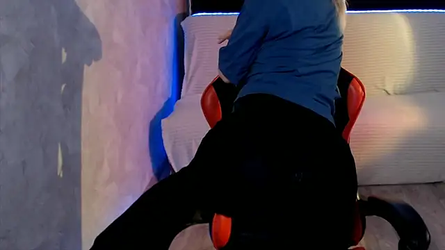 MiaBun1 online show from April 15, 3:57 am