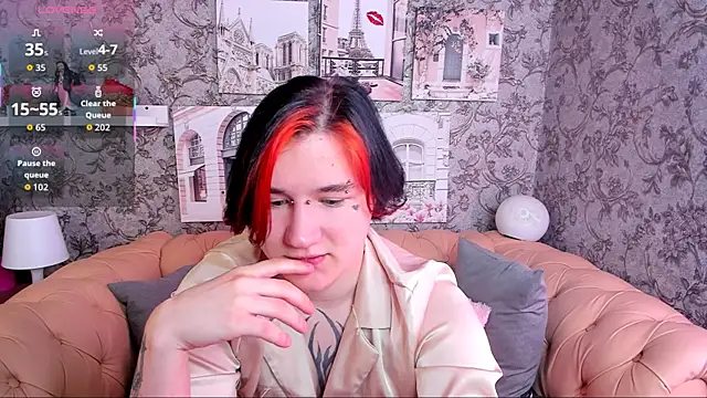 Snapshot of winxxxyy chatting on December 15, 9:02 am winxxxyy online show from December 15, 9:02 am