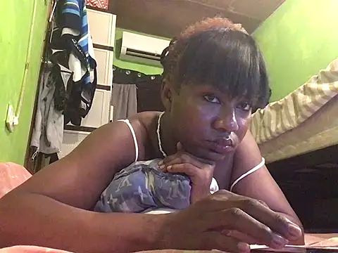 Snapshot of AsianBlackBeauty69 chatting on July 5, 4:25 pm AsianBlackBeauty69 online show from July 5, 4:25 pm