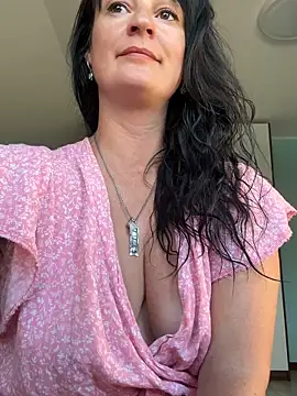 Snapshot of CherryCherry03 chatting on June 7, 1:37 pm CherryCherry03 online show from June 7, 1:37 pm