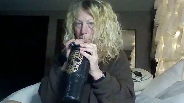 Outdoorchicjj online show from February 24, 12:14 pm