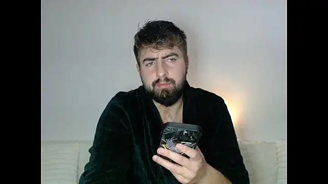 Snapshot of iigabi chatting on December 5, 7:32 pm iigabi online show from December 5, 7:32 pm