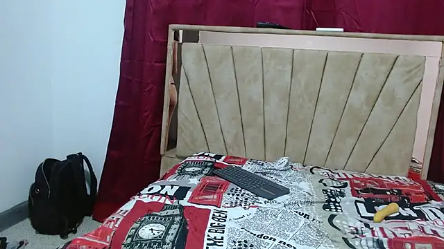 Snapshot of pia_houns17 chatting on December 18, 2:50 am pia houns17 online show from December 18, 2:50 am