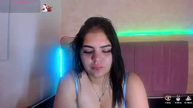 Snapshot of alunnaclarkcm chatting on December 17, 11:16 am alunnaclarkcm online show from December 17, 11:16 am