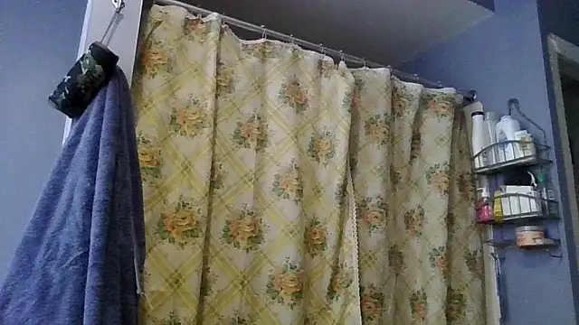 Snapshot of wecrulb chatting on December 16, 2:55 pm wecrulb online show from December 16, 2:55 pm