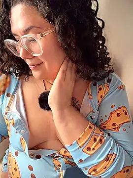 VanesssaMilf  online show from May 15, 12:01 pm