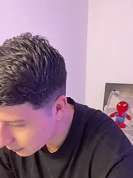 Goldenknight33 online show from April 17, 3:48 pm