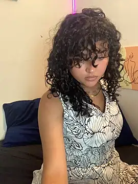 ladulcemary  online show from May 3, 11:11 pm