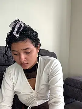 ladulcemary  online show from May 6, 12:10 pm