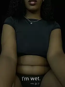 Snapshot of Thick_Lucia chatting on December 18, 6:36 pm Thick Lucia online show from December 18, 6:36 pm