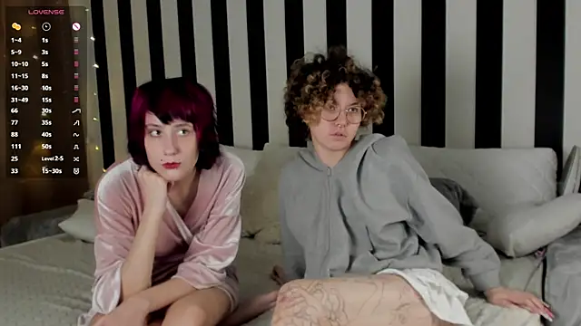 Snapshot of YaniraHalliburton chatting on December 17, 6:14 pm YaniraHalliburton online show from December 17, 6:14 pm