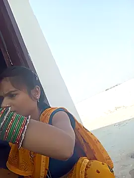 Snapshot of khushaboosexy chatting on February 17, 5:37 am khushaboosexy online show from February 17, 5:37 am