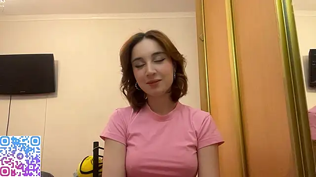 Snapshot of StacieLaudadio chatting on December 15, 2:10 pm StacieLaudadio online show from December 15, 2:10 pm