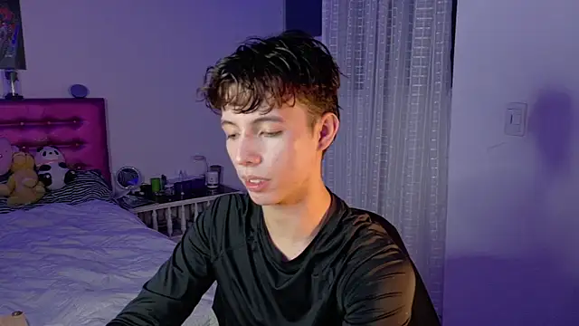 Snapshot of Dani_Dancer chatting on February 5, 12:15 am Dani Dancer online show from February 5, 12:15 am