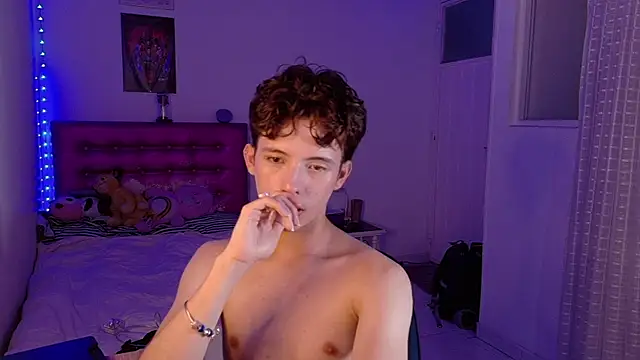 Snapshot of Dani_Dancer chatting on February 6, 11:08 pm Dani Dancer online show from February 6, 11:08 pm