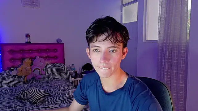 Snapshot of Dani_Dancer chatting on February 17, 9:10 pm Dani Dancer online show from February 17, 9:10 pm