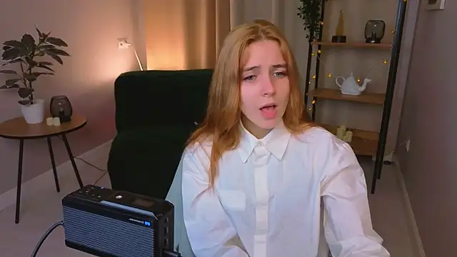 Snapshot of Bella_xBaby chatting on December 15, 1:26 pm Bella xBaby online show from December 15, 1:26 pm