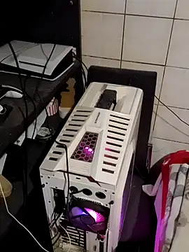 Snapshot of Pintiliescu chatting on December 15, 10:36 pm Pintiliescu online show from December 15, 10:36 pm