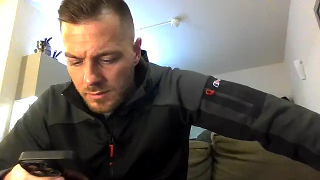 cheekycherryx online show from February 22, 12:23 am