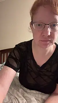 Snapshot of Lenaravenswood chatting on December 16, 7:46 am Lenaravenswood online show from December 16, 7:46 am